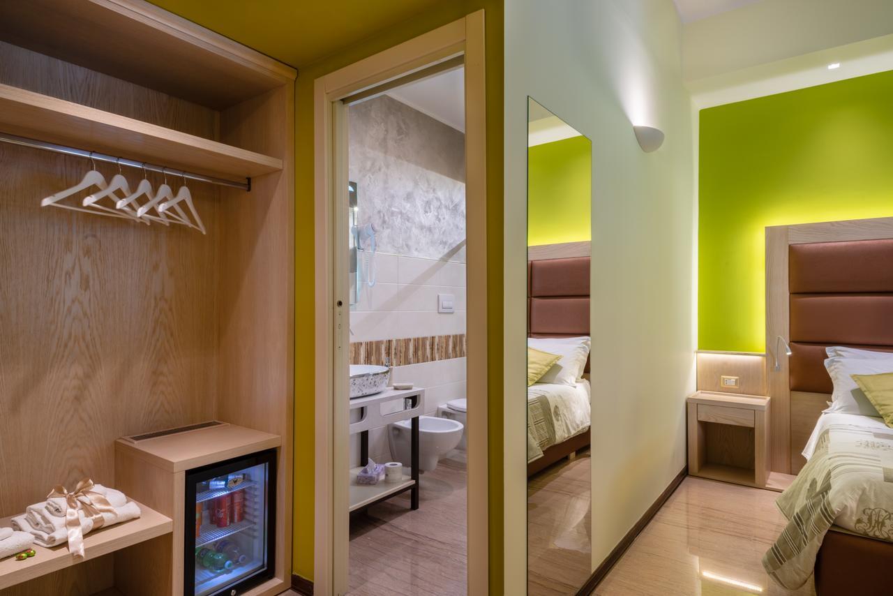 Bed & Breakfast Domus Salento & Con Parcheggio Privato In Loco 4*