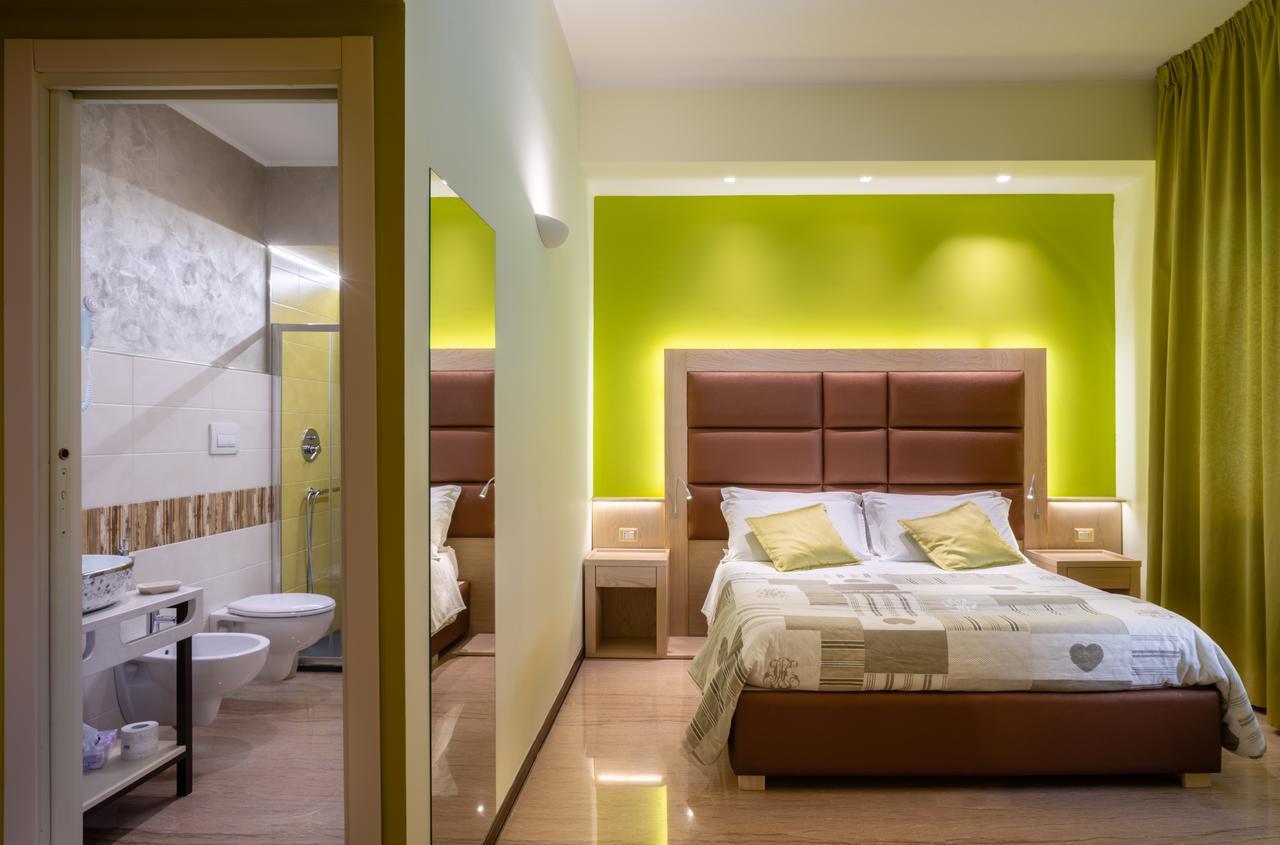 Domus Salento & Con Parcheggio Privato In Loco Bed & Breakfast 4*