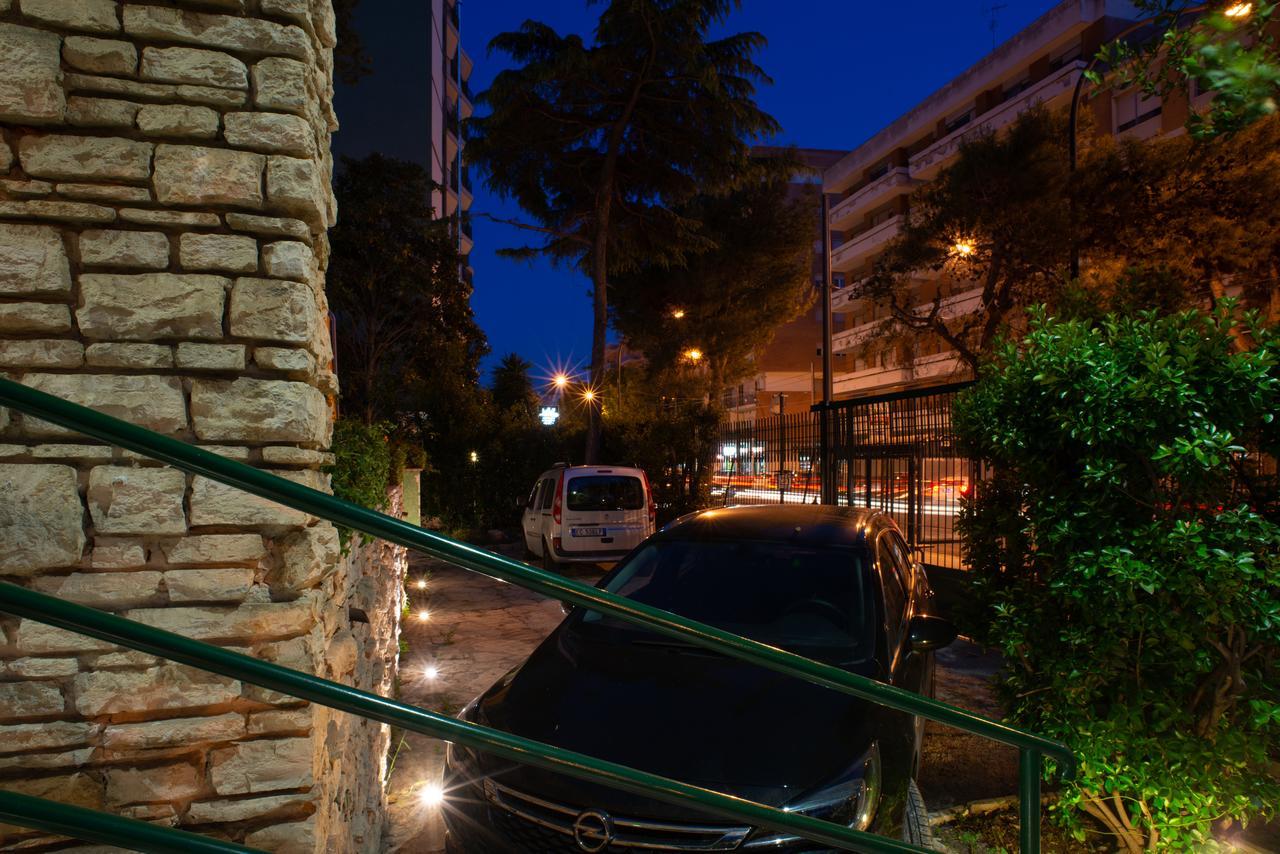 Domus Salento & Con Parcheggio Privato In Loco Bed & Breakfast 4*