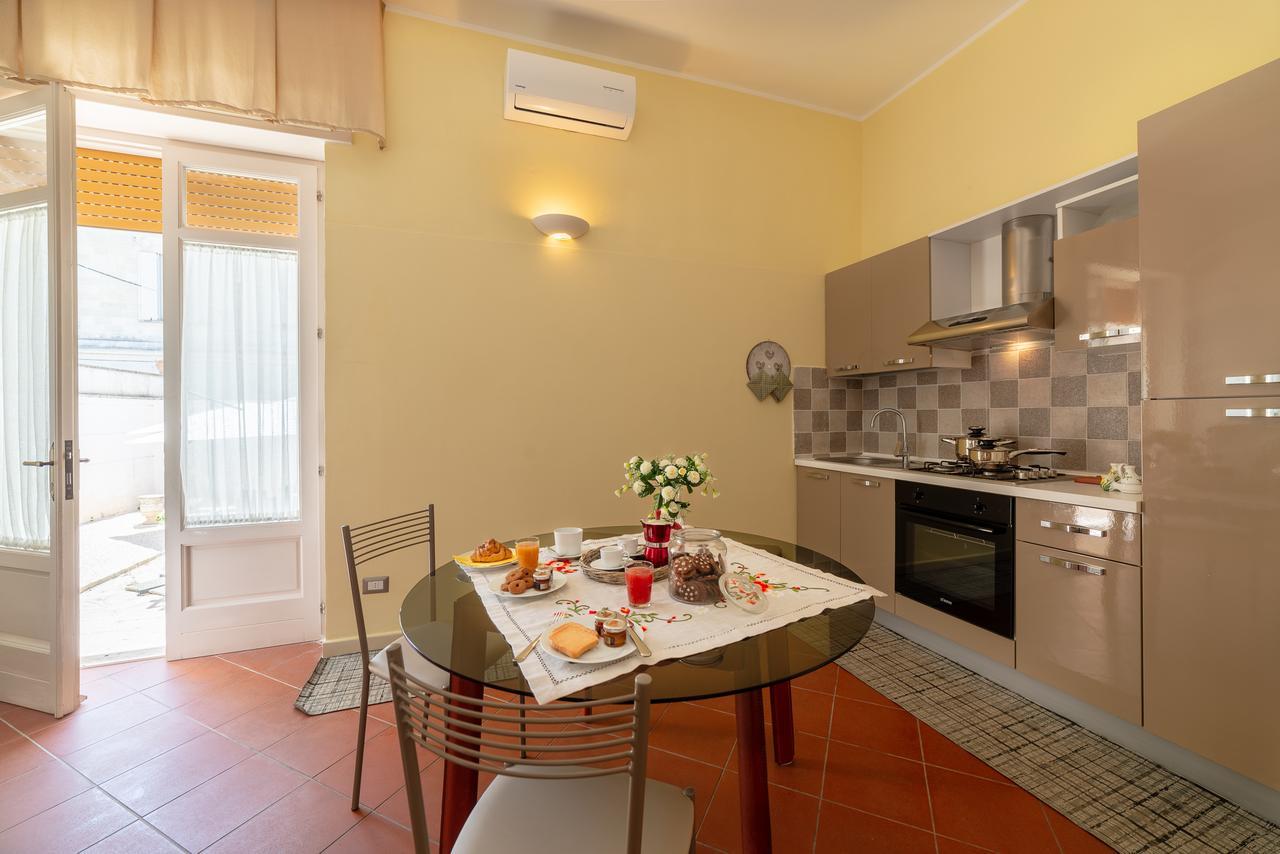 Domus Salento & Con Parcheggio Privato In Loco Bed & Breakfast Lecce