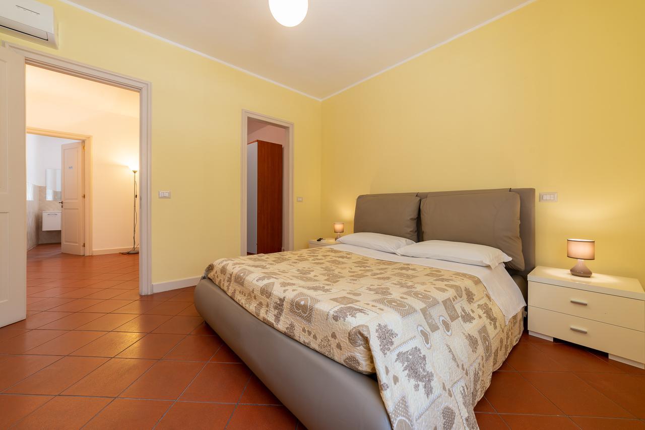 Bed & Breakfast Domus Salento & Con Parcheggio Privato In Loco Lecce