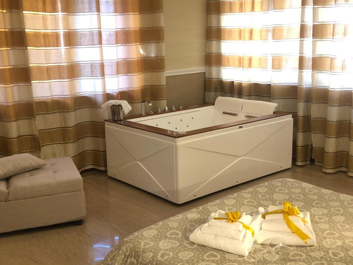 Domus Salento & Con Parcheggio Privato In Loco Bed & Breakfast Lecce